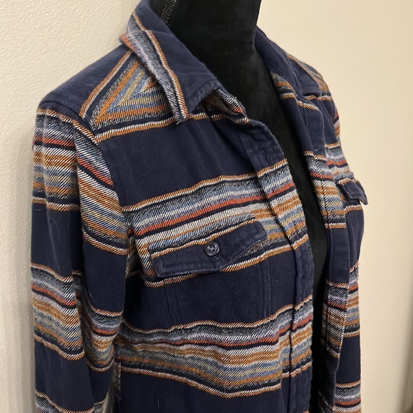 Patagonia button down - Picture 3 of 3